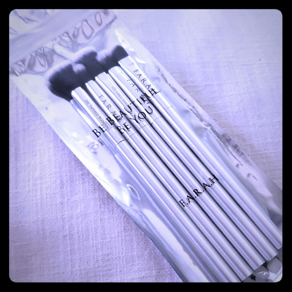 F.A.R.A.H eyeshadow brushes